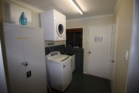 3 Bedroom Holiday House - Accommodation Yamba 7